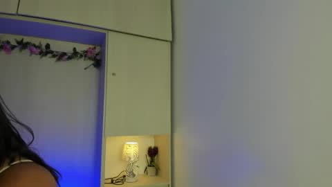  T A R A  online show from October 29, 2025, 4:15 am