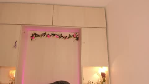  T A R A  online show from March 22, 2026, 4:16 am