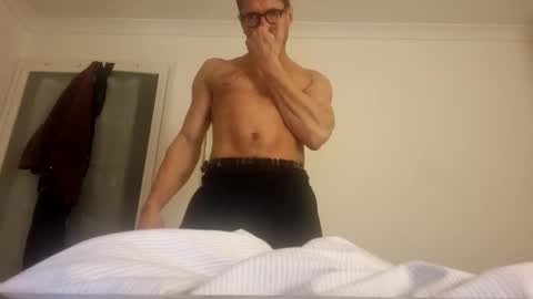 tartankingofscots online show from December 1, 2025, 8:14 pm