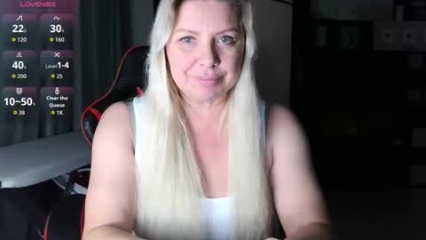 Tasha  Moon online show from October 26, 2025, 3:29 pm