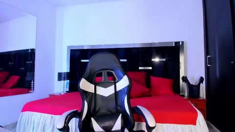 tashasant online show from September 28, 2025, 9:47 am