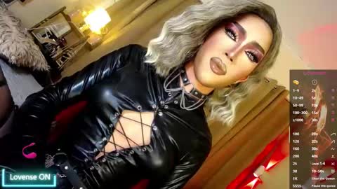 Snapshot of tasteaddict_ chatting on November 8, 2025, 6:35 am tasteaddict_ online show from November 8, 2025, 6:35 am