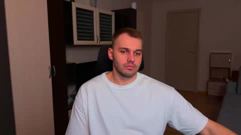 Snapshot of tasty_justin chatting on May 14, 2026, 8:26 pm My shows 2100500 UTC3 online show from May 14, 2026, 8:26 pm