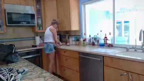 veronicabrian online show from February 18, 2026, 6:15 pm