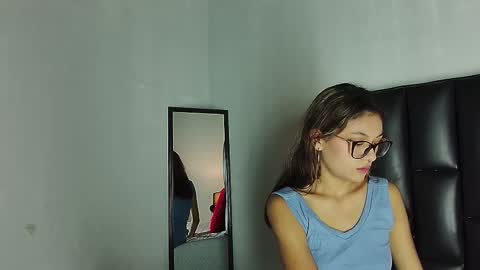 Snapshot of tatiana_mendoza chatting on February 26, 2025, 2:14 pm tatiana_mendoza online show from February 26, 2025, 2:14 pm