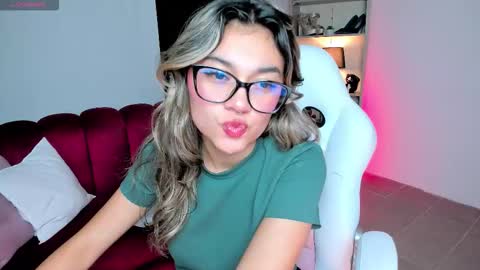 Snapshot of tatiana_mendoza chatting on October 15, 2025, 2:44 am tatiana_mendoza online show from October 15, 2025, 2:44 am