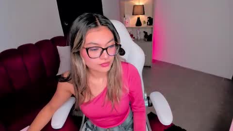 Snapshot of tatiana_mendoza chatting on November 16, 2025, 3:50 pm tatiana_mendoza online show from November 16, 2025, 3:50 pm