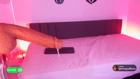 Snapshot of tatiana_monroe chatting on September 22, 2025, 2:08 pm Hey Im Tatiana online show from September 22, 2025, 2:08 pm