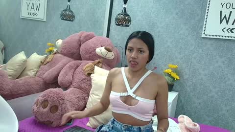 Snapshot of tatiana_w_ chatting on December 7, 2024, 1:07 pm Tati online show from December 7, 2024, 1:07 pm