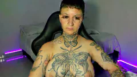 Snapshot of tatoo_girl chatting on January 16, 2025, 4:50 pm jess online show from January 16, 2025, 4:50 pm