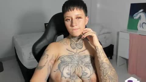 Snapshot of tatoo_girl chatting on March 7, 2025, 9:06 pm jess online show from March 7, 2025, 9:06 pm