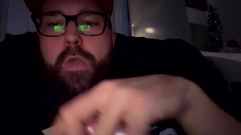 Snapshot of tattedcouple_777 chatting on December 28, 2024, 4:08 am MrMrs online show from December 28, 2024, 4:08 am