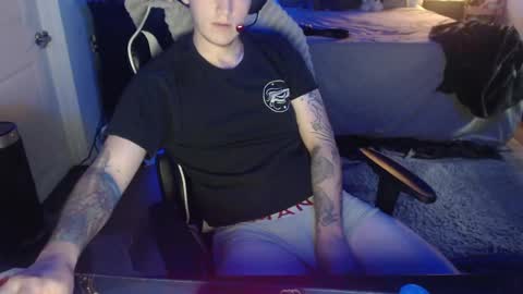 tattedhubs5 online show from October 24, 2025, 8:27 pm