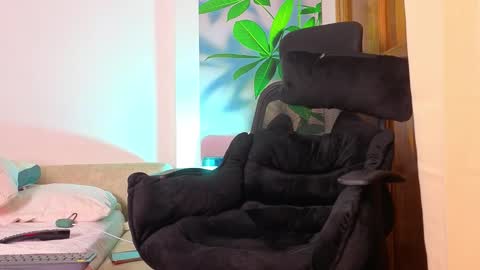 tattokoi online show from December 5, 2025, 1:36 am