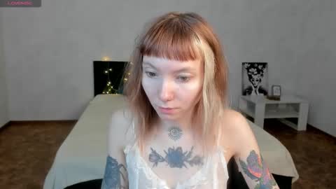 tattoo_artbaby online show from September 22, 2025, 1:29 am