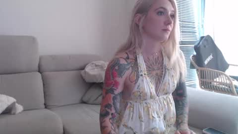 tattoobbgirl online show from October 17, 2025, 1:25 pm