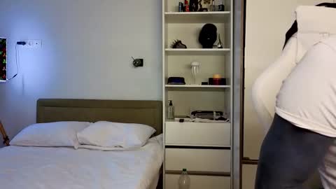 Alex but u can call me Theo online show from February 17, 2026, 9:17 am