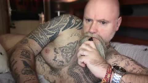 Tattooeddilf 01 online show from January 10, 2026, 9:52 pm