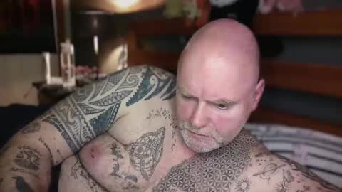 Tattooeddilf 01 online show from May 5, 2026, 10:51 pm