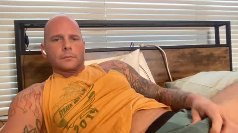 Snapshot of tattooman5555 chatting on September 17, 2025, 3:35 pm Tattooman online show from September 17, 2025, 3:35 pm