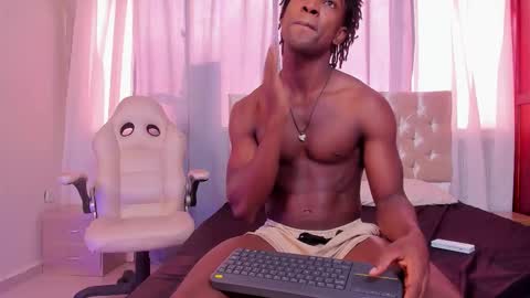 tau_montes online show from November 6, 2025, 12:39 pm