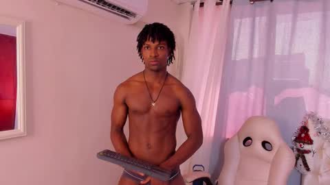 tau_montes online show from November 13, 2025, 2:27 pm