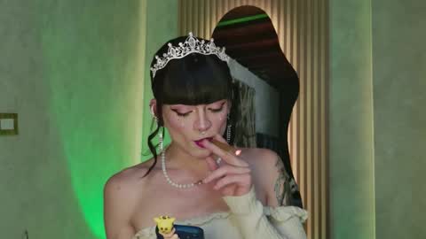 taurito___ online show from December 17, 2025, 1:44 am