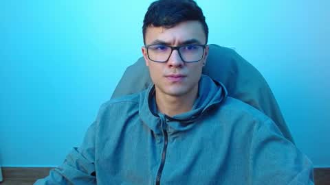 taurus4k online show from February 11, 2025, 1:52 am