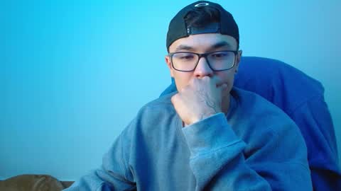 taurus4k online show from February 19, 2025, 1:08 am