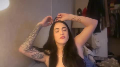 badgirltay online show from January 17, 2026, 1:43 am