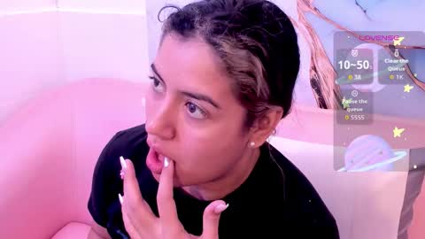 taylor_cupper_ online show from November 1, 2025, 8:11 pm