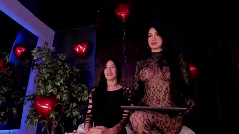 Snapshot of taylor_jonnees chatting on February 14, 2025, 11:31 am Taylor  Help me to get 100 thumbs up online show from February 14, 2025, 11:31 am