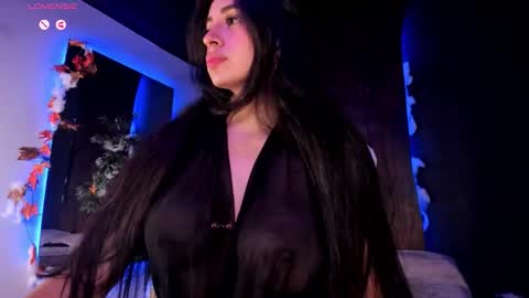 Snapshot of taylor_jonnees chatting on October 25, 2025, 4:46 pm Taylor  Help me to get 100 thumbs up online show from October 25, 2025, 4:46 pm