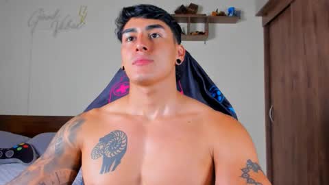 taylor_mclane1 online show from November 19, 2025, 3:23 pm