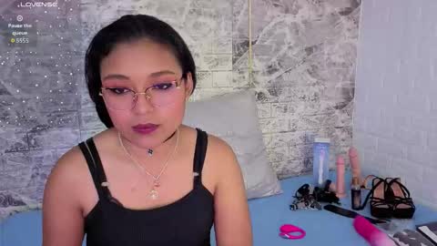 Tay online show from November 3, 2025, 3:08 am