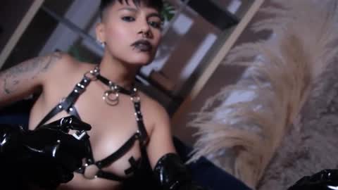 Snapshot of taylorharp chatting on November 28, 2025, 10:40 am Taylor online show from November 28, 2025, 10:40 am