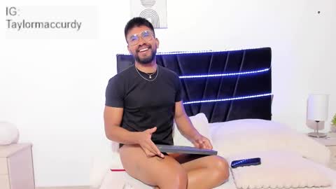 Snapshot of taylormaccurdy_ chatting on November 26, 2025, 2:51 pm taylormaccurdy_ online show from November 26, 2025, 2:51 pm