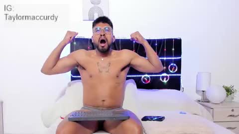 taylormaccurdy_ online show from December 22, 2025, 2:36 pm