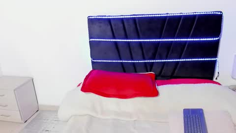 taylormaccurdy_ online show from February 3, 2026, 4:34 pm