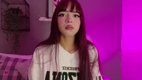 Snapshot of taylorsmitth_ chatting on November 15, 2025, 11:51 am TAYLOR online show from November 15, 2025, 11:51 am