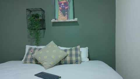 Snapshot of taylorsmitth_ chatting on November 22, 2025, 11:42 am TAYLOR online show from November 22, 2025, 11:42 am