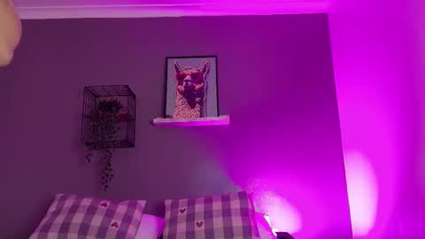 Snapshot of taylorsmitth_ chatting on November 25, 2025, 12:05 pm TAYLOR online show from November 25, 2025, 12:05 pm