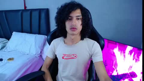 Tayron online show from April 17, 2026, 7:17 pm