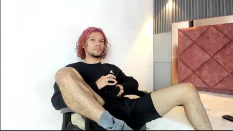 Snapshot of tayson_scott chatting on January 7, 2026, 1:13 pm Tayson online show from January 7, 2026, 1:13 pm