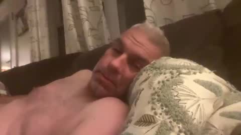 Snapshot of tbombzdd chatting on September 28, 2025, 6:52 am tbombzdd online show from September 28, 2025, 6:52 am