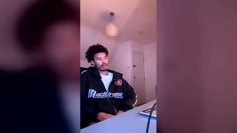 Snapshot of tdr1998 chatting on February 26, 2026, 12:26 pm tdr1998 online show from February 26, 2026, 12:26 pm