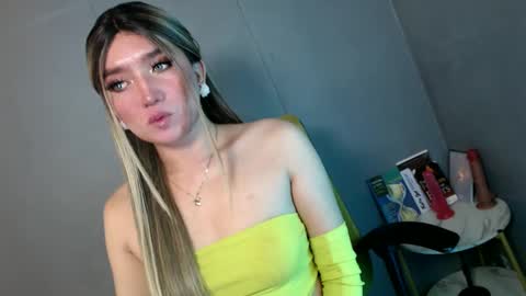 ellaine online show from February 9, 2025, 9:49 pm