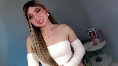 ellaine online show from March 10, 2025, 12:40 am