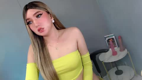 ellaine online show from March 10, 2025, 3:45 am