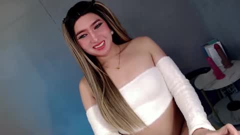 ellaine online show from March 11, 2025, 11:37 pm